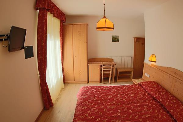 Liz & Hotel 3*